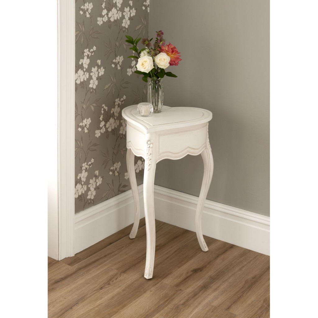 corner accent table white various options for small furniture tables bedroom runners next ikea dining vanity target metal reducer strip dale tiffany dragonfly lamp round wooden